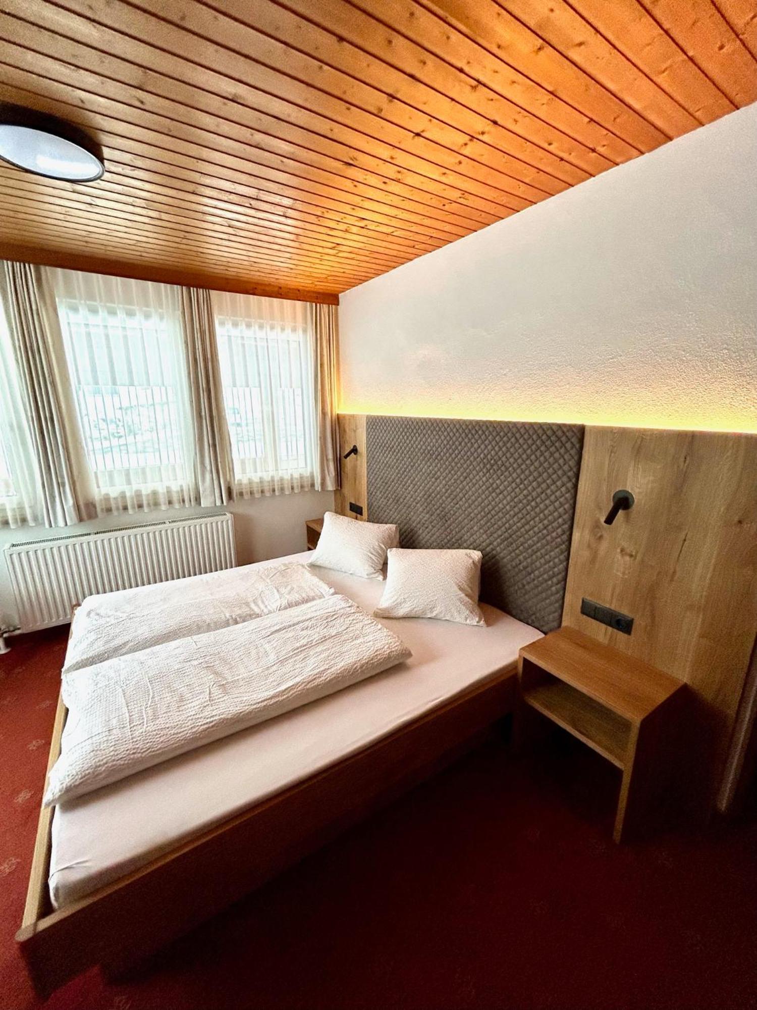 ホテル Haus Sonnegg フィンケンベルク エクステリア 写真